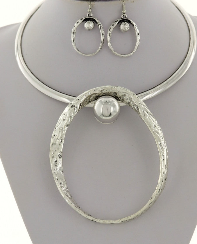 SILVER BALL NECKLACE SET