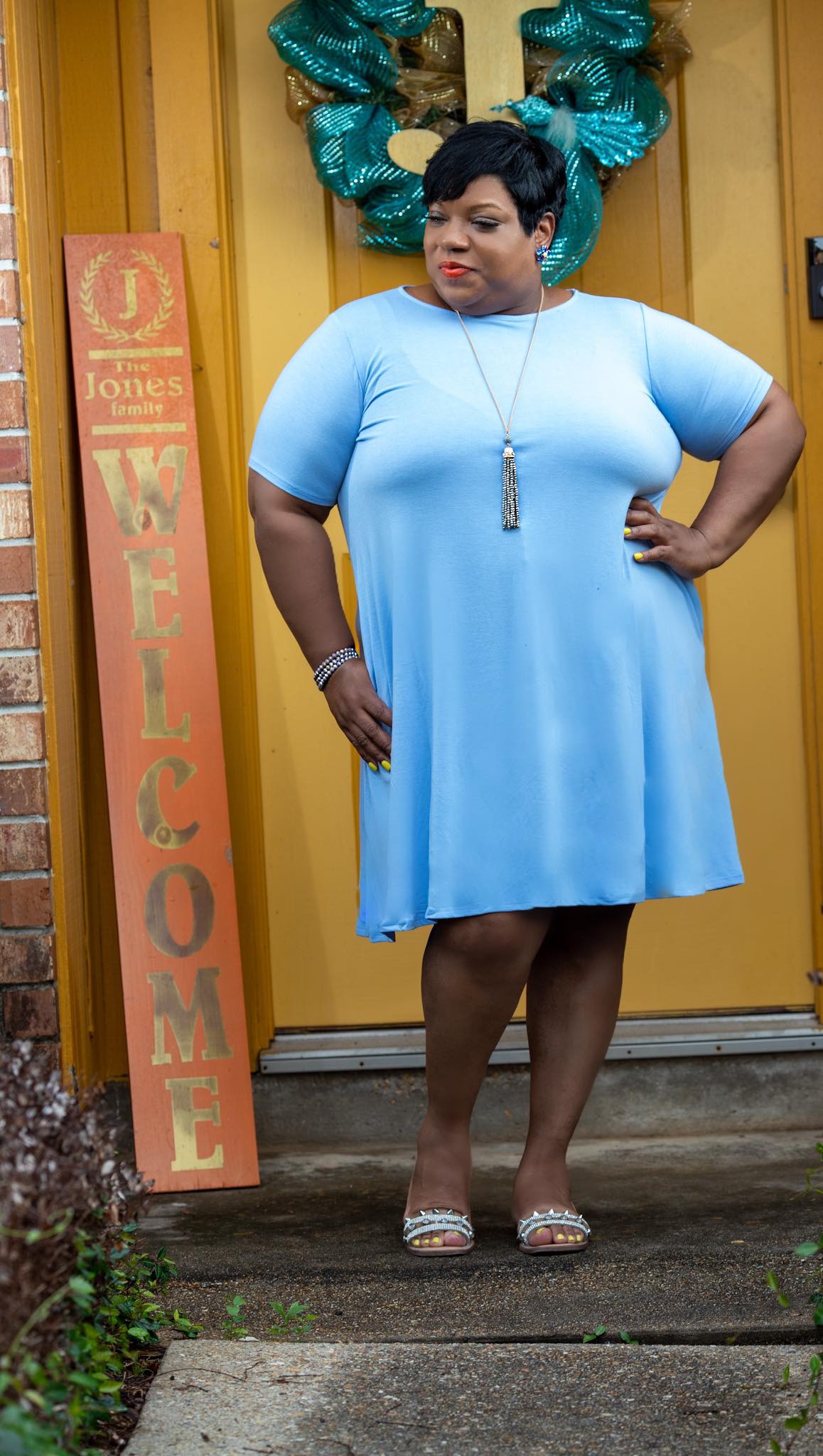 PLUS SHORT SLEEVE FLARED DRESS WITH SIDE POCKETS