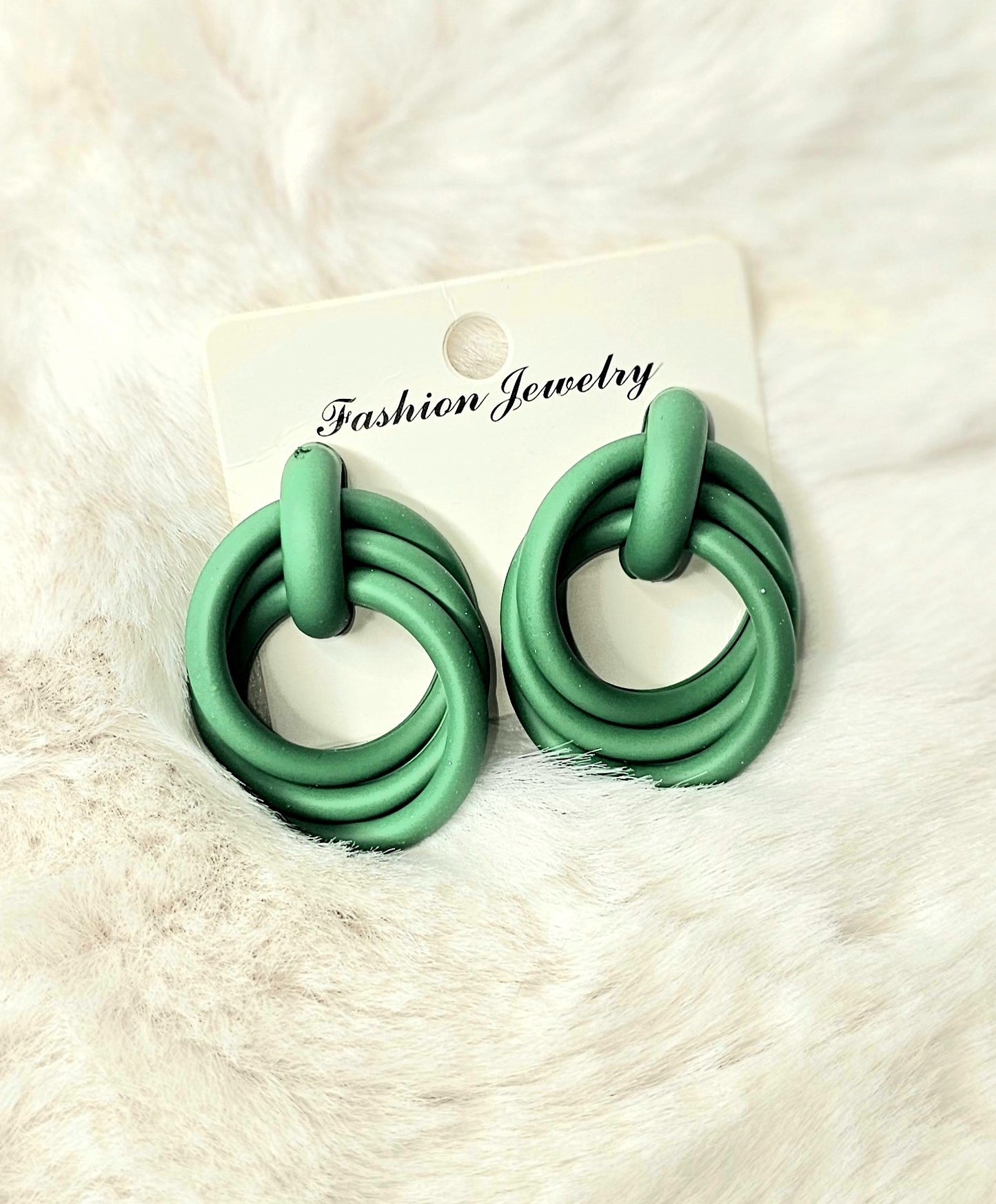 GOT ME GOING IN CIRCLES EARRING SET