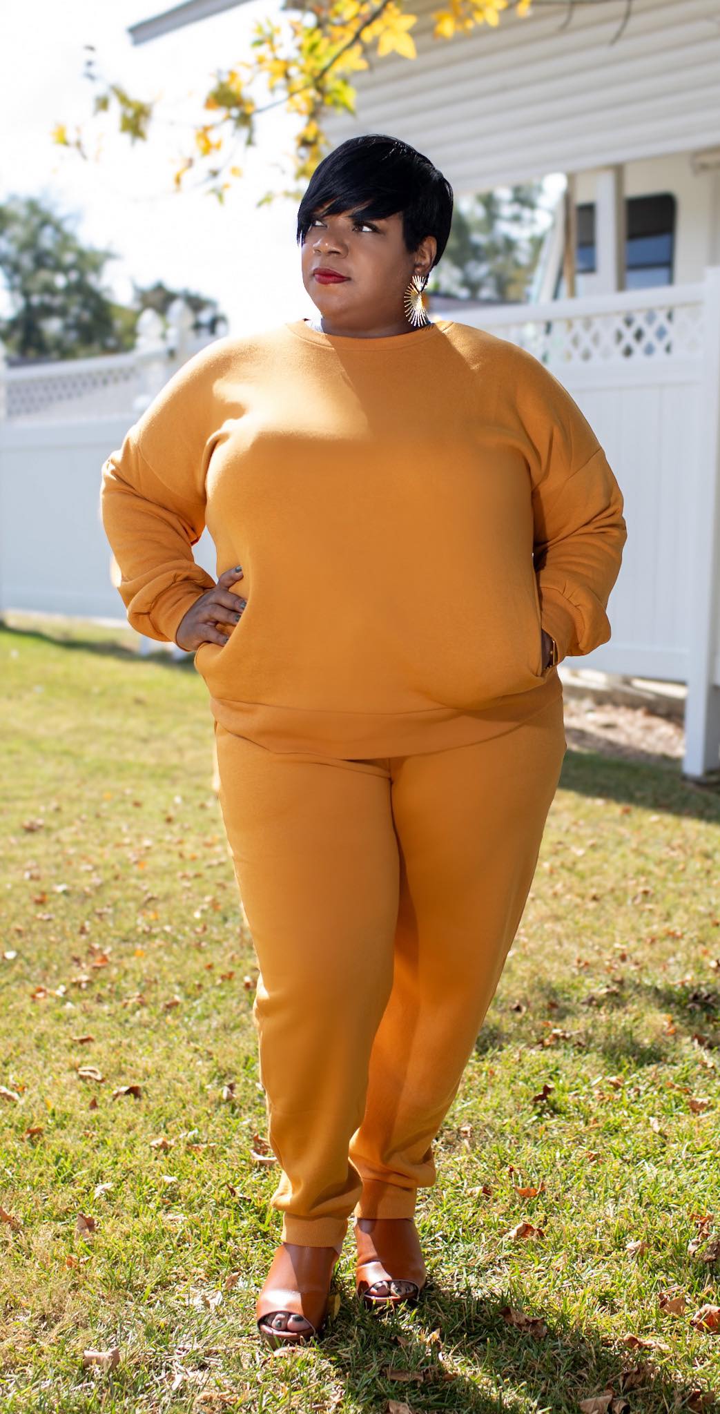 PLUS ROUND NECK PULLOVER/SWEATPANT SET